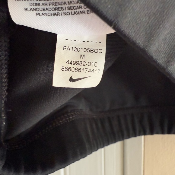 Nike Women's Black Sports Bra Dri-fit Medium - Picture 4 of 5